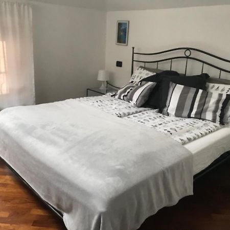 Appartamento Antico Borgo Desenzano del Garda Esterno foto