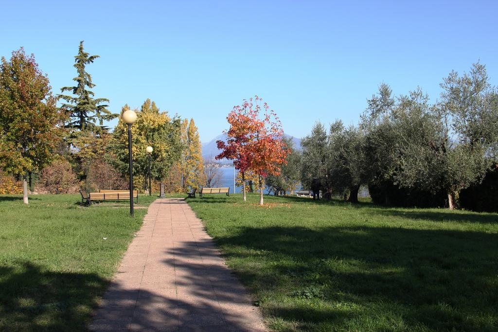 Appartamento Antico Borgo Desenzano del Garda Camera foto